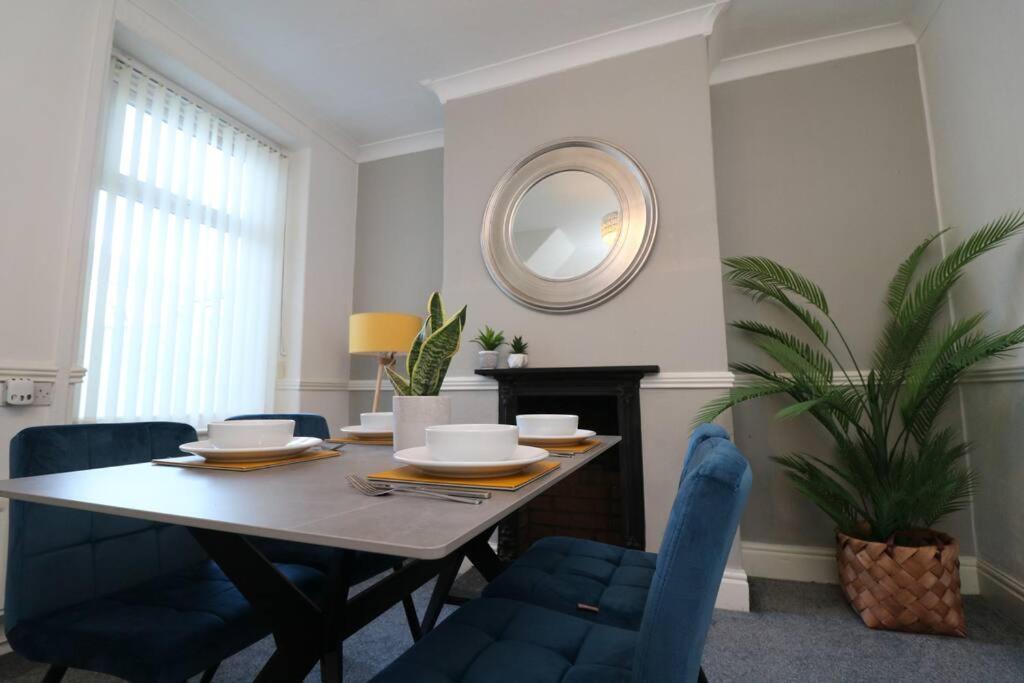 2 Bedroom Characterful House 랭커스터 외부 사진