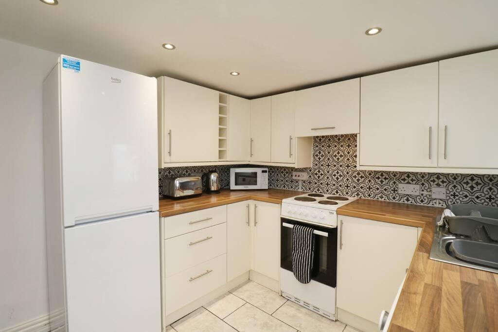 2 Bedroom Characterful House 랭커스터 외부 사진